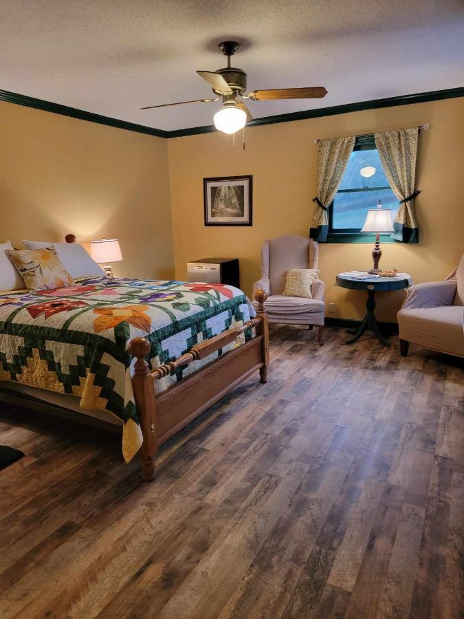 Moonlight Manor Bed & Breakfast Floyd Buitenkant foto