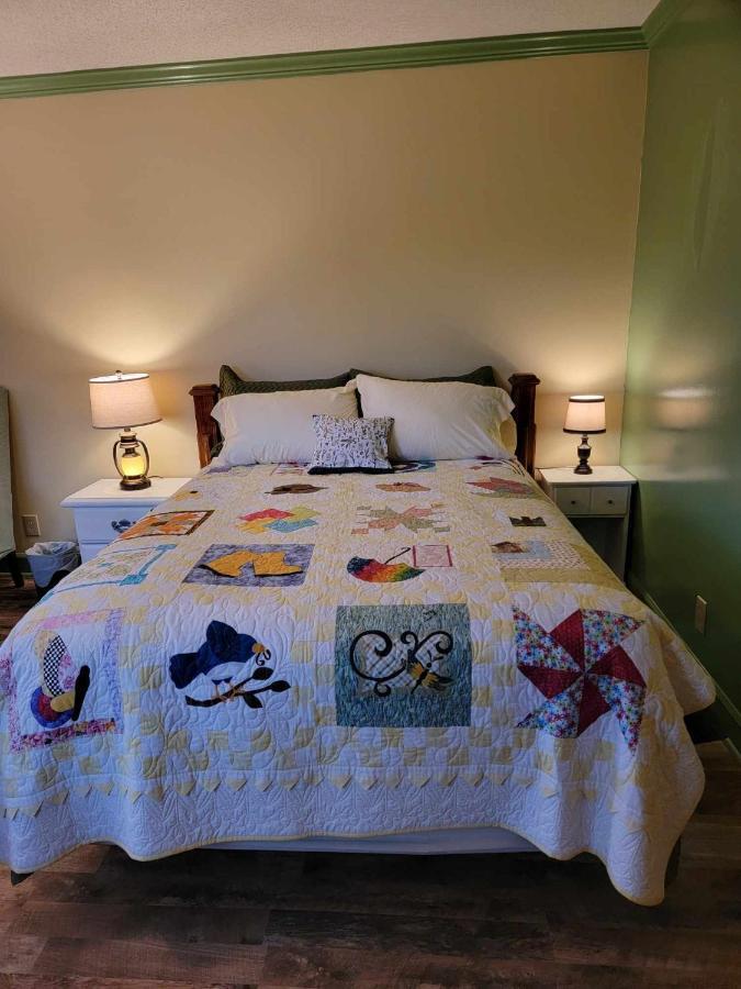 Moonlight Manor Bed & Breakfast Floyd Buitenkant foto